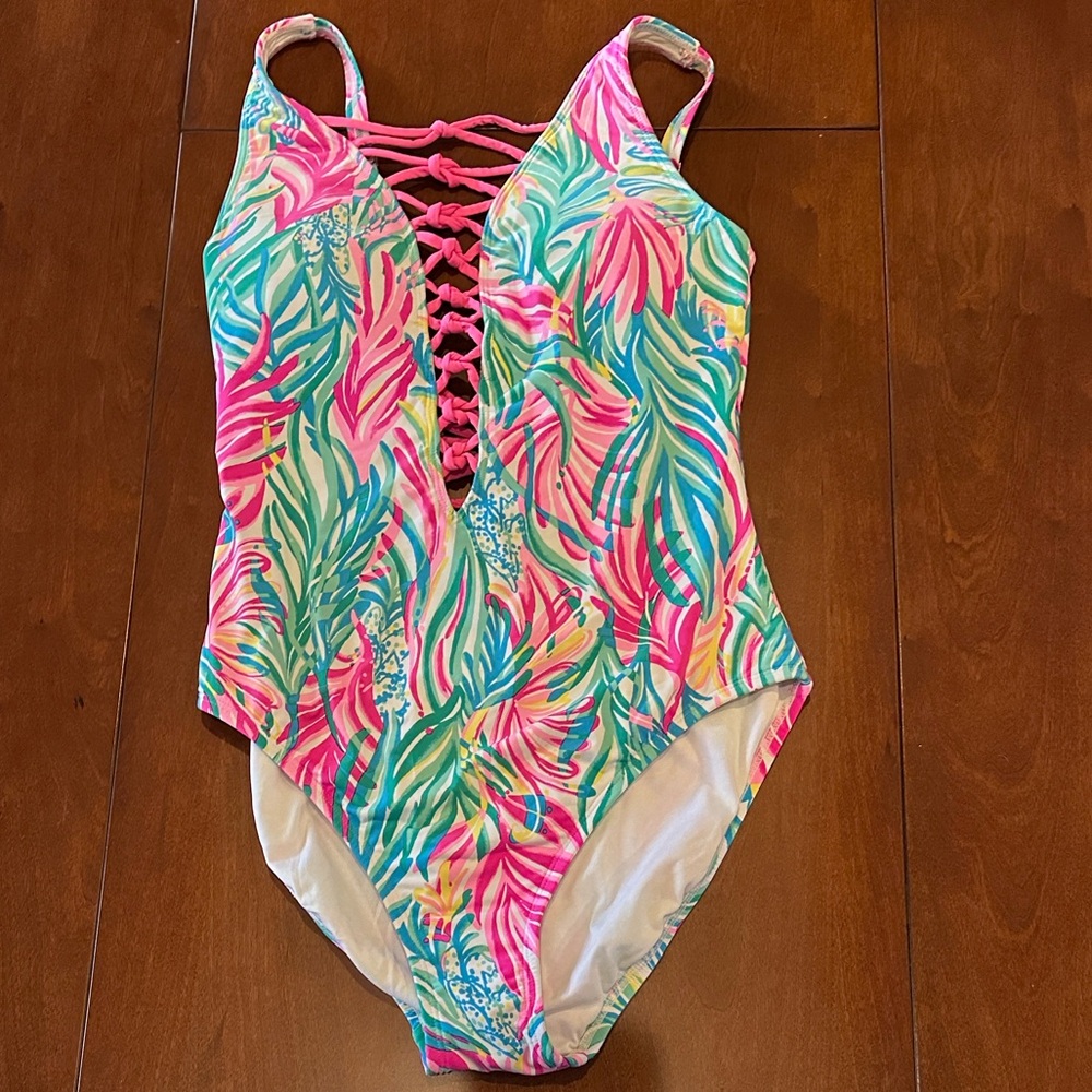 Lilly Pulitzer Tropical Print Swimsuit 8